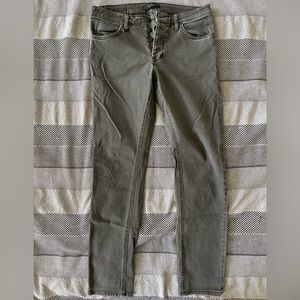 Neuw 31 x 32 Lou Slim jeans.